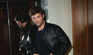 mavi-ve-kivanc-ile-tam-bi-mavi-klasigi-cok-olmak-lazim-bazen-6Tg53GNX.jpg