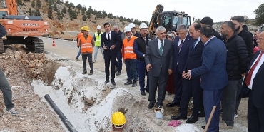 milletvekili-ozer-ve-baskan-altay-38-mahallenin-su-sorununu-cozecek-projeyi-inceledi.jpg