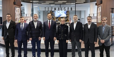 milletvekilleri-bayrampasada-halkla-omuz-omuza.jpg