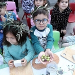 minik-eller-zeytinle-bulustu.jpg