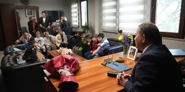 minik-ogrenciler-sordu-baskan-topuz-yanitladi.jpg