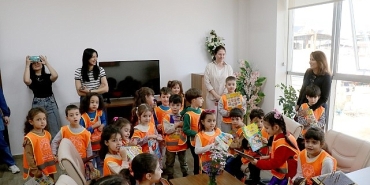 minik-ogrencilerden-baskan-ozele-ziyaret.jpg