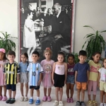 minik-yureklerde-30-agustos-ruhu-harcliklarini-mehmetcik-vakfina-bagisladilar.jpg