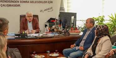 muhtarlar-burhaniye-belediyesinde-bir-araya-geldi.jpg