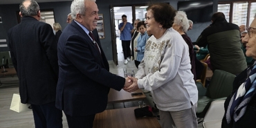 niluferde-huzurevi-sakinlerinden-yeni-yila-keyifli-karsilama.jpg