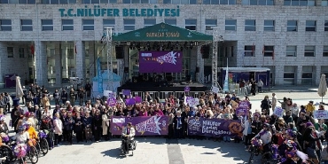 niluferde-kadinlar-tek-ses-oldu-esitlik-ses-ister-biz-buradayiz.jpg