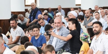 o-ilcede-camiler-cocuklarla-doldu-tasti.jpg