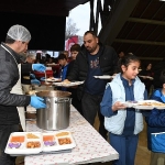 osmangazi-belediyesi-1050-konutlarda-birlik-sofrasi-kurdu.jpg