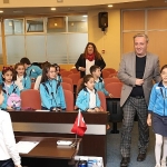 osmangazi-belediyesinden-cocuklara-yerel-yonetim-bilinci.jpg