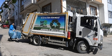 osmangazide-ambalaj-atiklari-kapi-kapi-toplaniyor.jpg