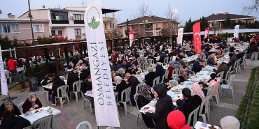 osmangazide-gonul-sofralari-yenibaglarda-kuruldu.jpg