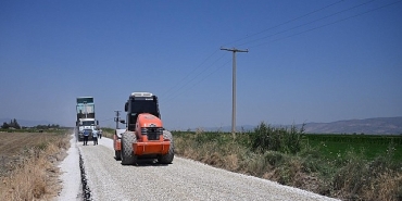 pazarkoy-gordes-baglanti-yolunda-sathi-kaplama-calismalari-tamamlandi.jpg