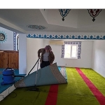 ramazan-oncesi-camilerde-temizlik-yapildi.jpg