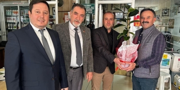 salihli-belediyesinden-ziraat-muhendisleri-gunu-ziyareti.jpg