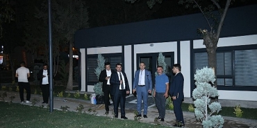sancak-parki-ve-cay-bahcesi-yenileme-calismalari-suruyor.jpg