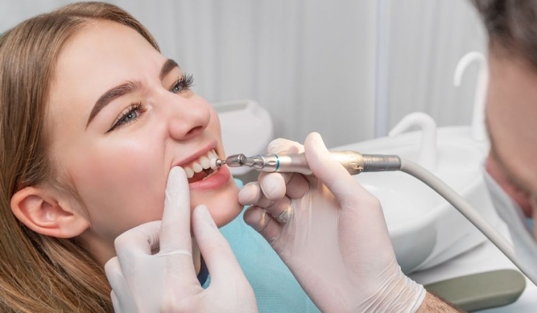 Sarıyer’de Modern Diş Hekimliğinin Güvenli Noktası