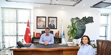 sef-ayten-sanerden-baskan-kocamana-ziyaret.jpg