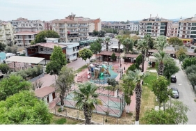 Seferihisar Belediyesi, çocukları geçmişin sokak oyunlarıyla buluşturdu.