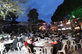 seferihisarin-kalbinde-bin-kisilik-iftar-sofrasi-kuruldu.jpg