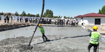 sicak-cermikte-kadin-ve-erkek-havuzlar-icin-ilk-beton-atildi.jpg