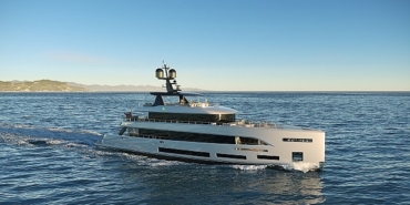 sirena-marine-yeni-super-yati-42mnin-ilk-satisini-dunya-lansmani-oncesinde-gerceklestirdi.jpg