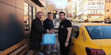 taksici-esnafi-iftarda-yalniz-kalmiyor.jpg