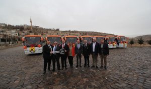 temsa-ve-mesnevi-31-yillik-is-birligini-15-otobusluk-yeni-teslimatla-taclandirdi-9ujmGhkV.jpg
