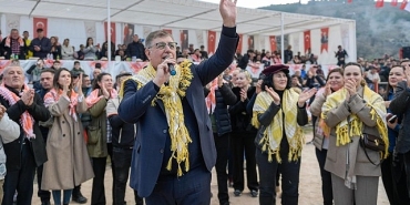 tugay-halkimiz-neredeyse-ben-orada-olurum.jpg
