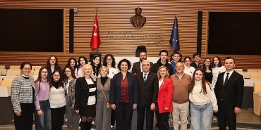 turk-ve-italyan-gencler-niluferde-iklim-icin-bulustu.jpg