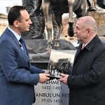 umit-ozdag-abide-i-hurriyet-meydanina-ovgu-boyle-bir-yeri-gormekten-buyuk-mutluluk-duydum.jpg
