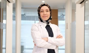 uzmani-uyardi-dis-yuzeylerinin-tamamen-temizlenmemesi-dis-tasina-neden-oluyor-H7EFc4du.jpg