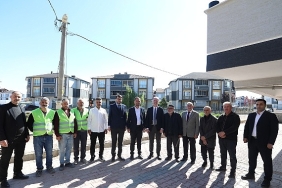 yeni-mahallede-11-sokakta-tretuvar-calismasi-suruyor.jpg