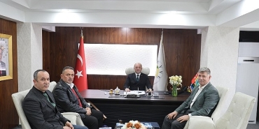 yilin-son-gununde-baskan-tugayla-dayanisma-sofrasinda-bulustular.jpg