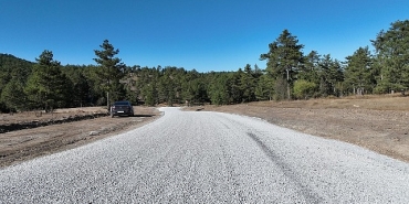 yillarin-hayali-gercek-oldu-gordes-sindirgi-yolu-asfaltlandi.jpg