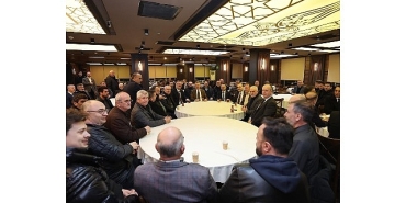ziraatcilar-baskan-buyukakini-cay-icmeden-birakmadi.jpg